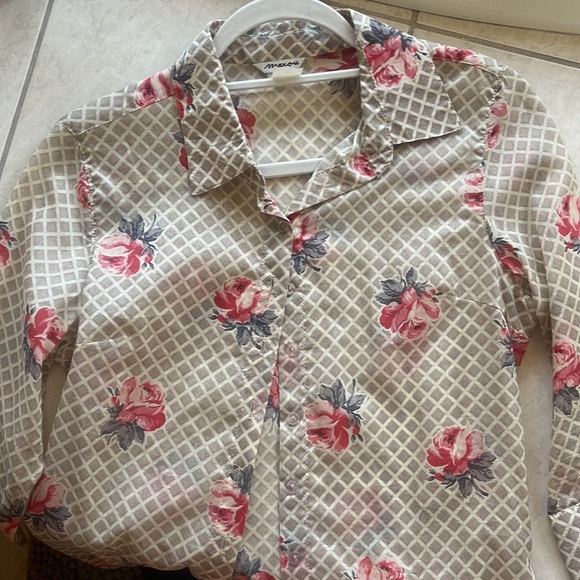 Vintage 3/4 sleeve rose button down - Picture 4 of 5